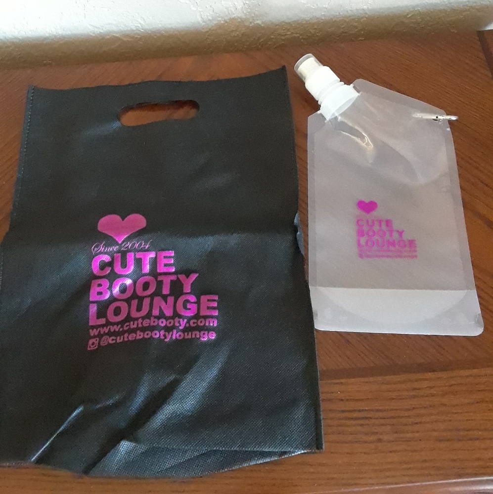 CUTE BOOTY LOUNGE BAG W/WATER BTL